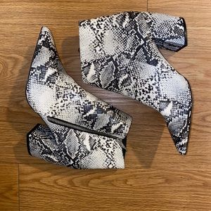 Snakeskin print booties🖤✨-lightly worn